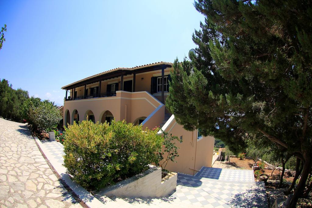 Iliobasilema Studios & Apartments Fiskardo Luaran gambar